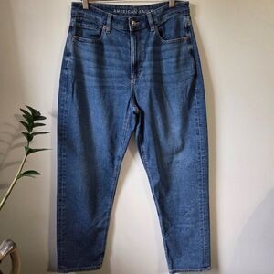 LIKE NEW AMERICAN EAGLE OUTFITTERS MOM JEAN STRETCH HIGH RISE SIZE 6 REG